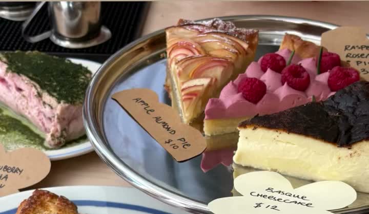 Pastries and desserts at Calmo